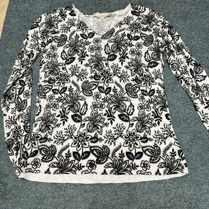 Loft Black and White V Neck Sweater Size Medium